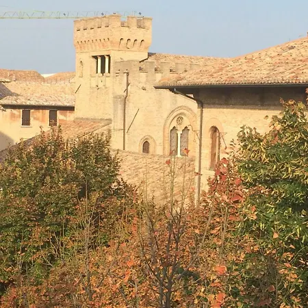 Ca' Le Erbe شقة فانو